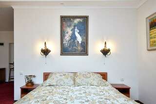 Гостиница Огни Енисея Красноярск Номер полулюкс с 1 двуспальной кроватью Огни Енисея-3