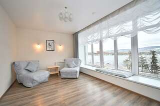 Гостиница Огни Енисея Красноярск Номер полулюкс с 1 двуспальной кроватью "Панорамный"-4