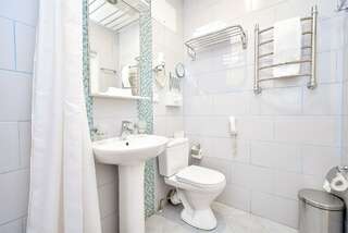 Гостиница Огни Енисея Красноярск Джуниор Сюит "Милори"-8