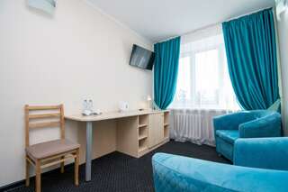 Гостиница Огни Енисея Красноярск 2-комнатный номер полулюкс с 1 двуспальной кроватью-3