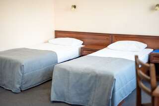 Гостиница Огни Енисея Красноярск Номер стандарт с 2 односпальными кроватями-3