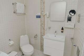 Гостиница Огни Енисея Красноярск Джуниор Сюит "Романтический"-6