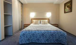 Гостиница Огни Енисея Красноярск Джуниор Сюит "Семейный"-2