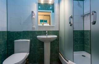 Гостиница Огни Енисея Красноярск Номер стандарт с 1 двуспальной кроватью-4