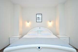 Гостиница Огни Енисея Красноярск Номер полулюкс с 1 двуспальной кроватью "Панорамный"-3