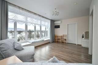 Гостиница Огни Енисея Красноярск Джуниор Сюит "Панорамный"-1