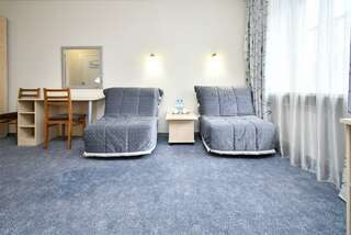 Гостиница Огни Енисея Красноярск Номер полулюкс с 1 двуспальной кроватью-2