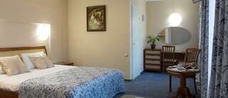 Гостиница Огни Енисея Красноярск Номер полулюкс семейный с 1 двуспальной кроватью-1