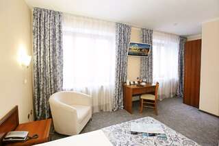 Гостиница Огни Енисея Красноярск Номер стандарт с 2 односпальными кроватями-4