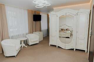 Гостиница Огни Енисея Красноярск Джуниор Сюит "Романтический"-3