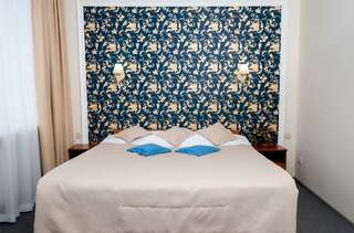 Гостиница Огни Енисея Красноярск Номер полулюкс с 1 двуспальной кроватью "Милори"-7