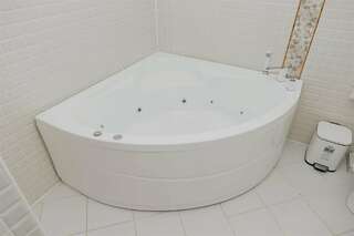 Гостиница Огни Енисея Красноярск Джуниор Сюит "Романтический"-7