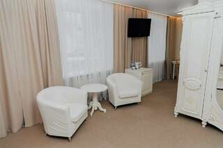 Гостиница Огни Енисея Красноярск Джуниор Сюит "Романтический"-4